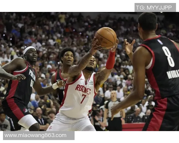 夏季联赛火箭队与蓝网队激战正酣球迷期待精彩对决