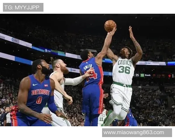 火箭队与雄鹿队今日激战正酣谁将赢得这场精彩对决 火箭队与雄鹿队今日激战正酣谁将赢得这场精彩对决