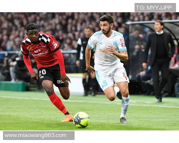 甘冈与史特拉斯堡激战正酣谁将赢得法甲赛场的荣耀之战