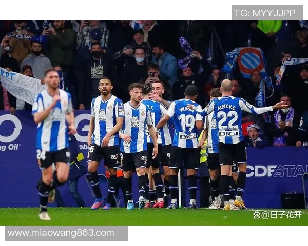 英超激战莱斯特城迎战狼队争夺关键三分的精彩对决 英超激战莱斯特城迎战狼队争夺关键三分的精彩对决